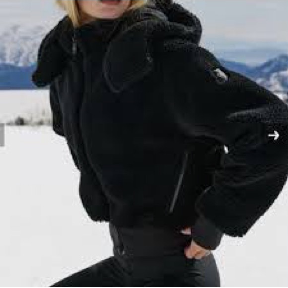 ALO Yoga Black Foxy Sherpa Zip Jacket, size M - Picture 2 of 12